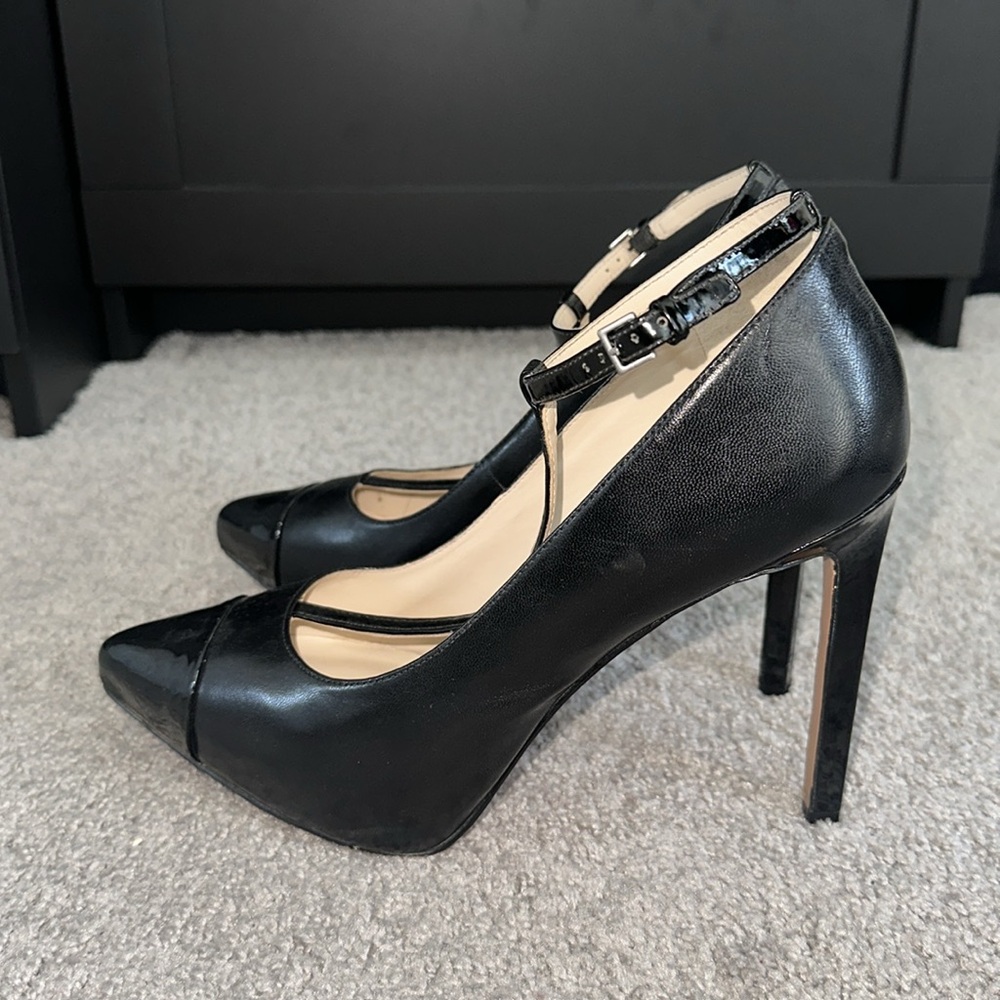 Women’s black 9.5 Nine West platform heels